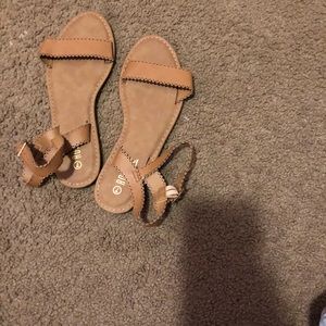 two pairs of sandals (size: 7)